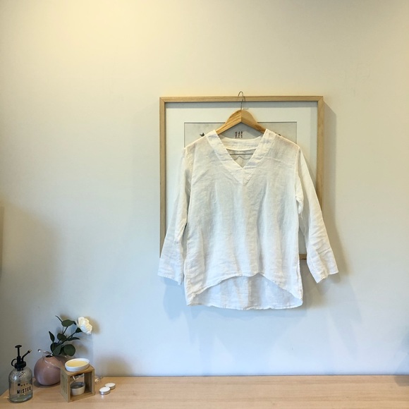 White linen v neck blouse - Picture 2 of 5